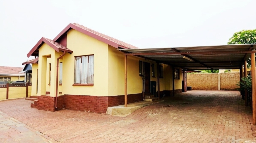 4 Bedroom Property for Sale in Tlhabane West North West